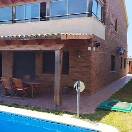 Chalet Moderno Con Piscina En Calafell Villa Exterior foto