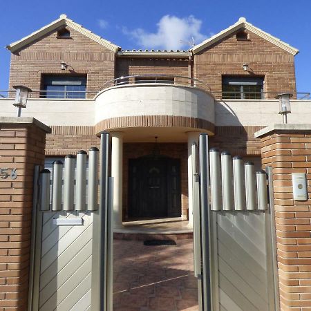 Chalet Moderno Con Piscina En Calafell Villa Exterior foto