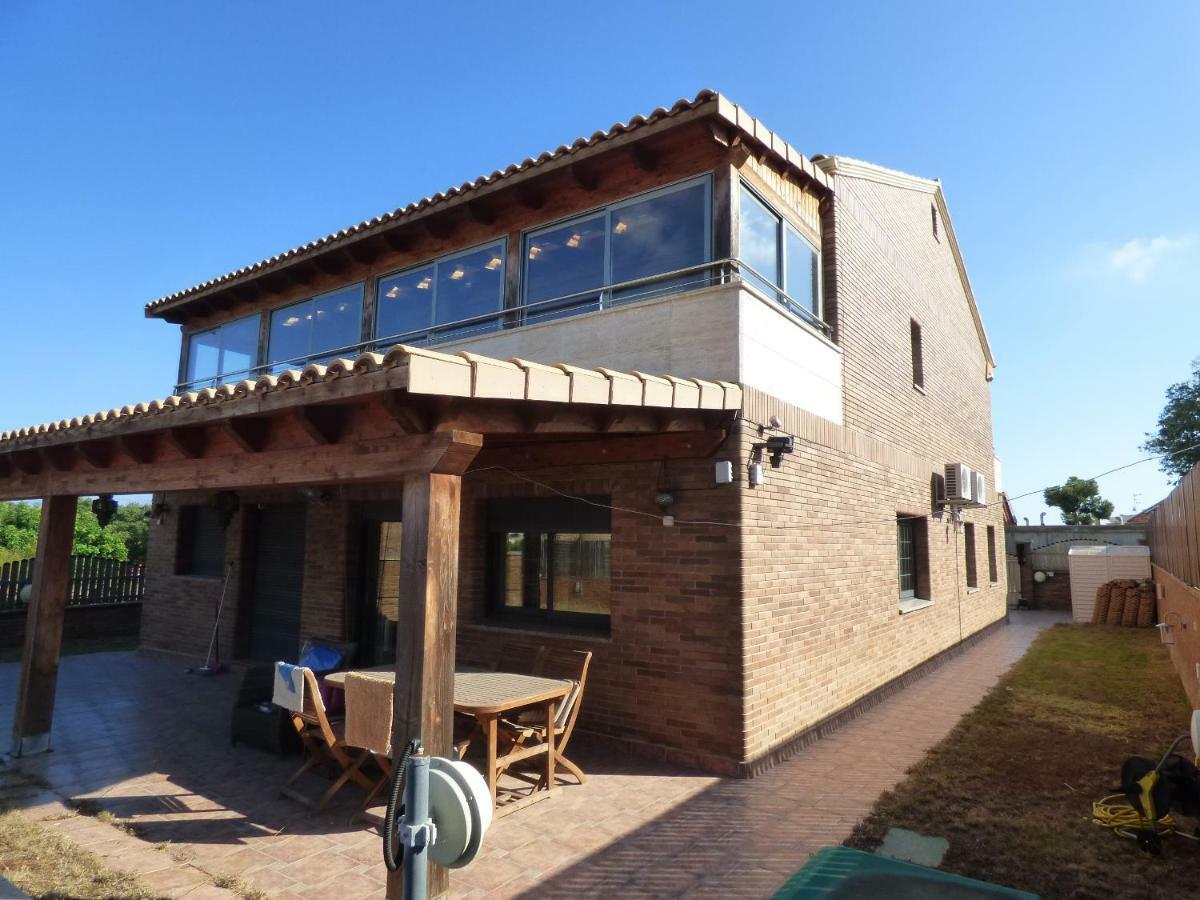 Chalet Moderno Con Piscina En Calafell Villa Exterior foto